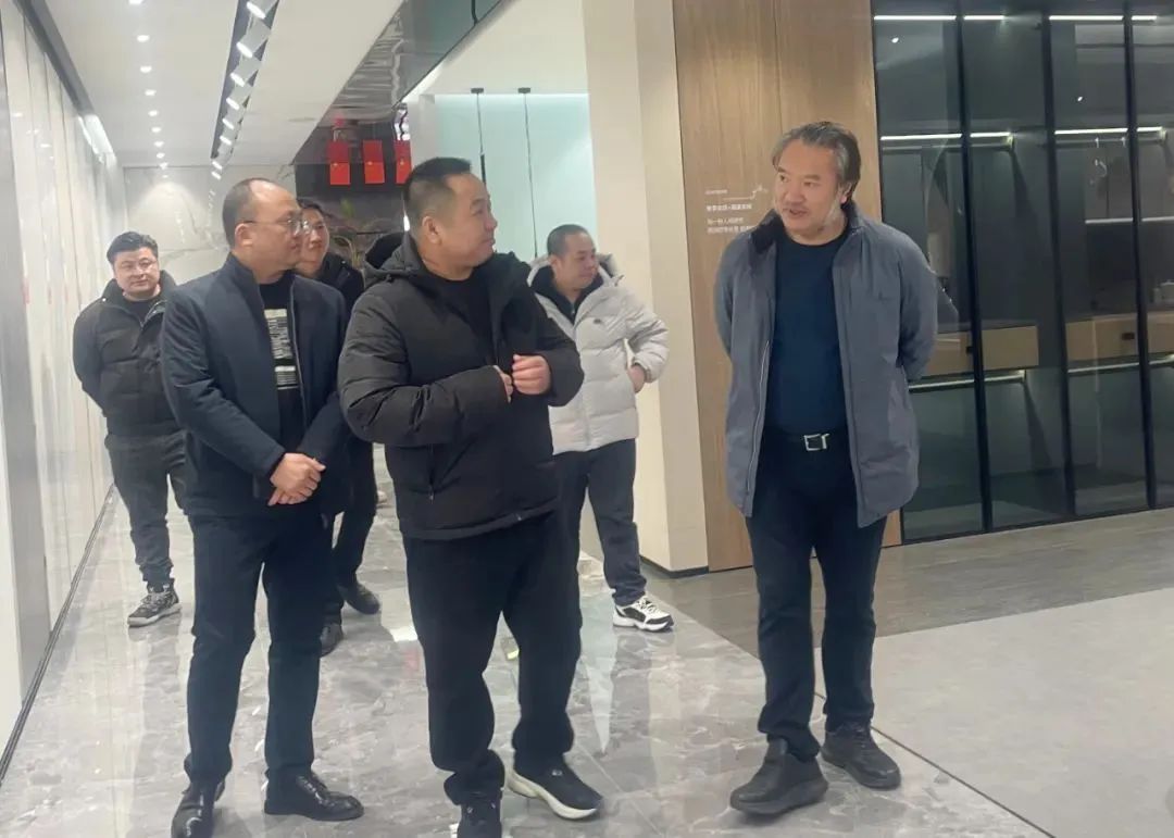 戰略牽引，直擊一線(xiàn)丨將軍陶瓷集團柳朝陽(yáng)董事長(cháng)深入走訪(fǎng)終端市場(chǎng)(圖5)