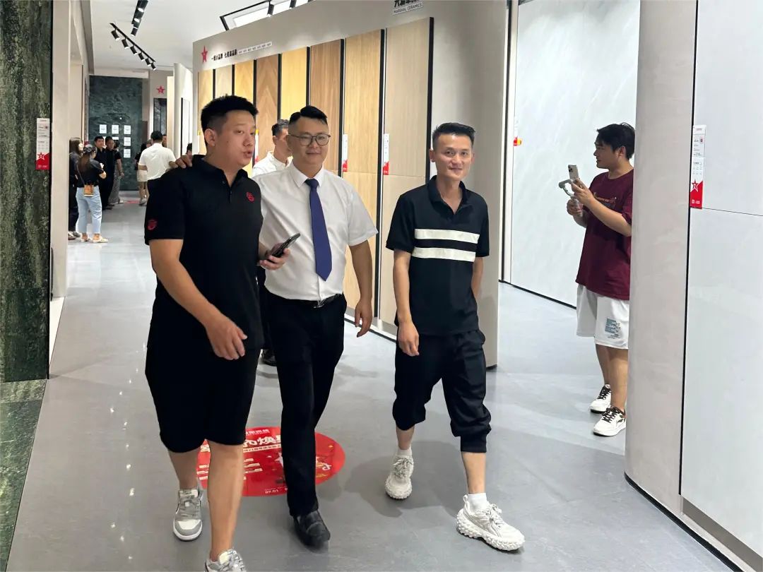“將星閃耀 贏(yíng)戰終端”成都站：攜手共創(chuàng  )，智啟未來(lái)新篇章(圖17)